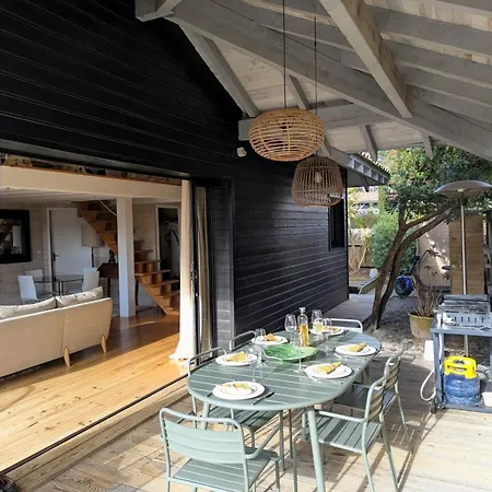 Beautiful Wood-frame House With Near The Ocean